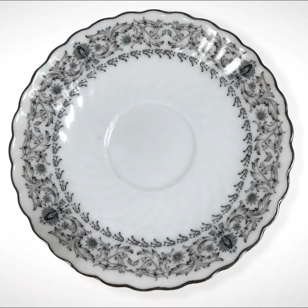 Chinese Plate Vintage 1985 5 1/2” Saucer Scrolls & Leaves Platinum Trim!